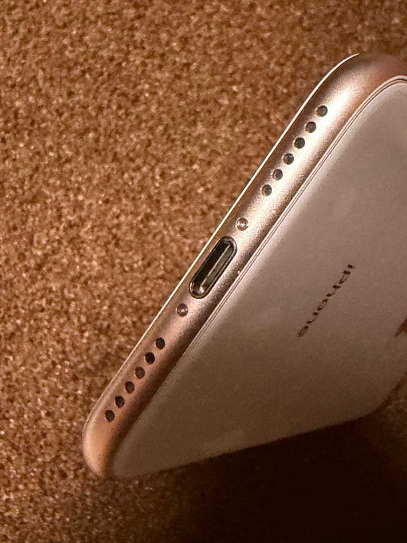 美品　iPhone8 256GB ゴールド