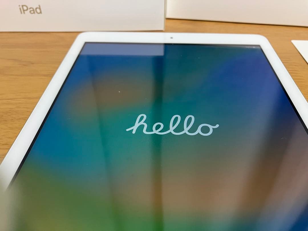 【美品】第5世代　iPad ゴールド　Wi-Fi 32GB シート　シール付き