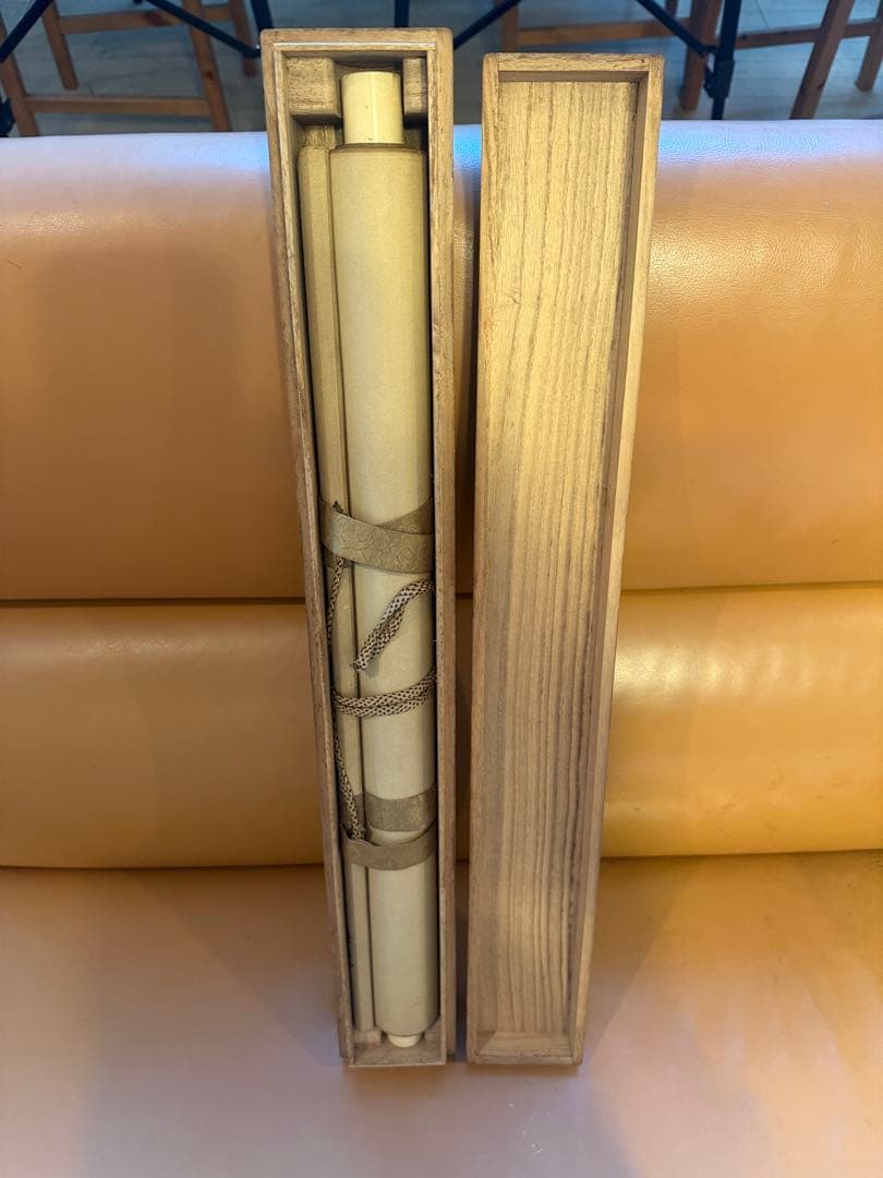 掛け軸　巨匠　委山作品　牡丹？薔薇？と雀　柾目木箱付き！最終破格赤字大処分品❗️