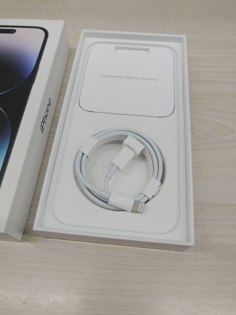 美品 SIMフリー iPhone14 ProMax 256GB MQ9A3J/A