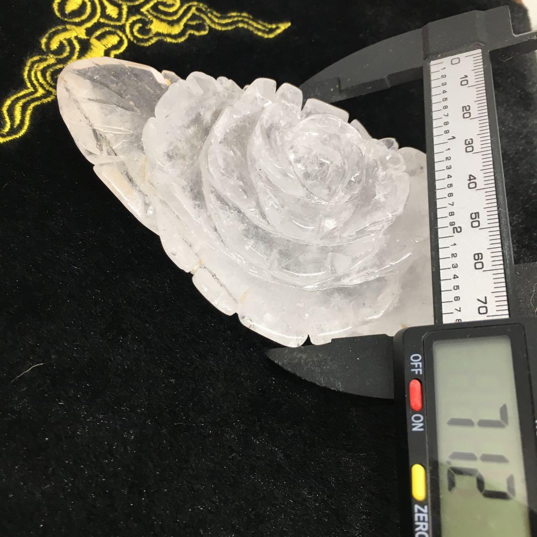 水晶✨バラの彫刻✨290ｇの水晶置物✨