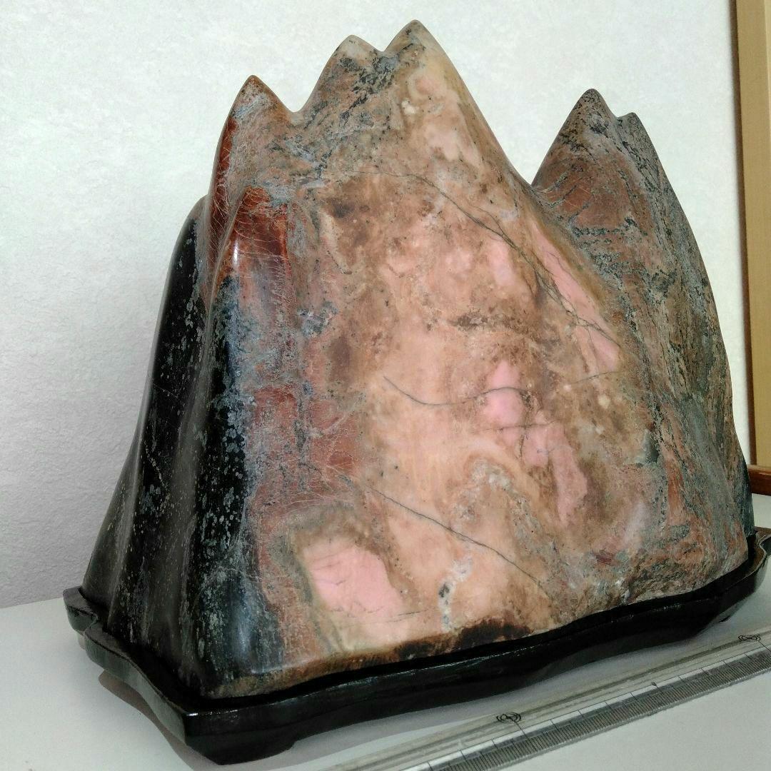 超大型バラ輝石　ロードナイト　原石　約15kg 　連山　台付き１個