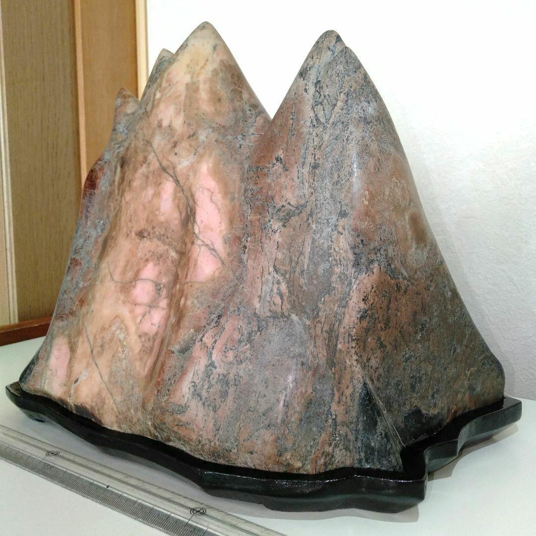 超大型バラ輝石　ロードナイト　原石　約15kg 　連山　台付き１個