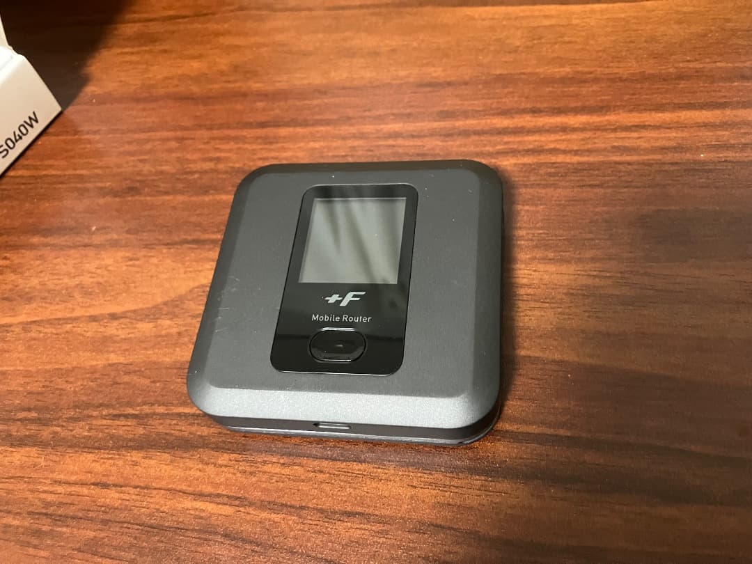 FUJISOFT FS040W モバイルルーター