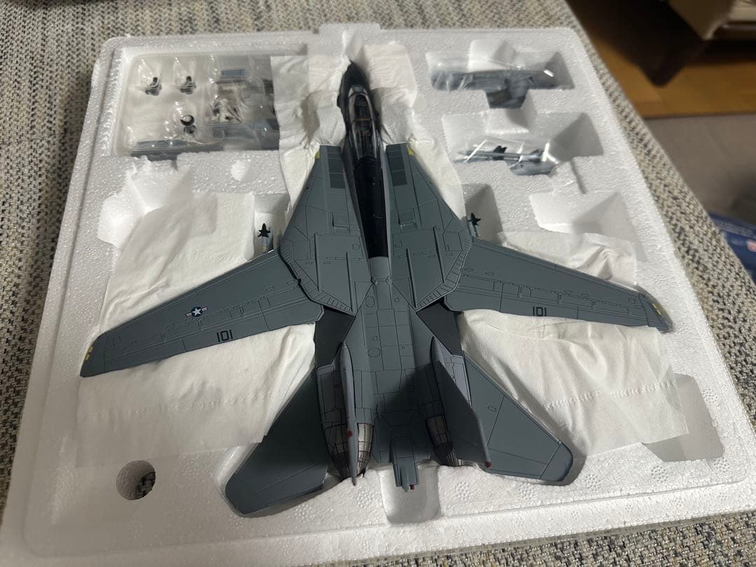 ホビーマスター製F-14A TOMCAT USSエンタープライズ 1/72