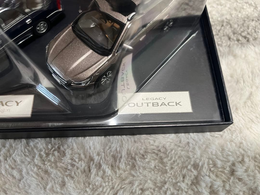 SUBARUレガシィ アウトバック 1/43スケールモデル 2台セットおまけ付き