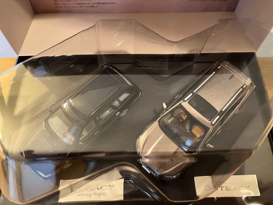 SUBARUレガシィ アウトバック 1/43スケールモデル 2台セットおまけ付き