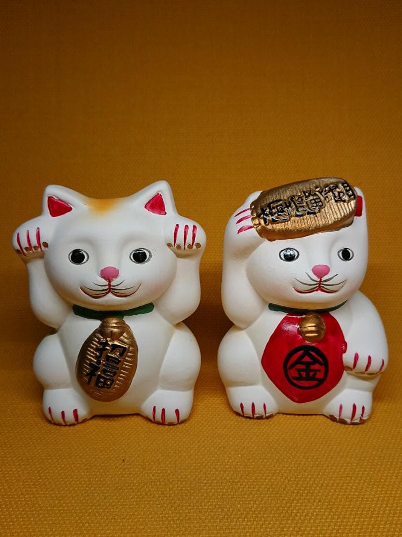 【美品】ねこ　白猫　招き猫　陶器　置物　インテリア　工芸品　美術品　A3303
