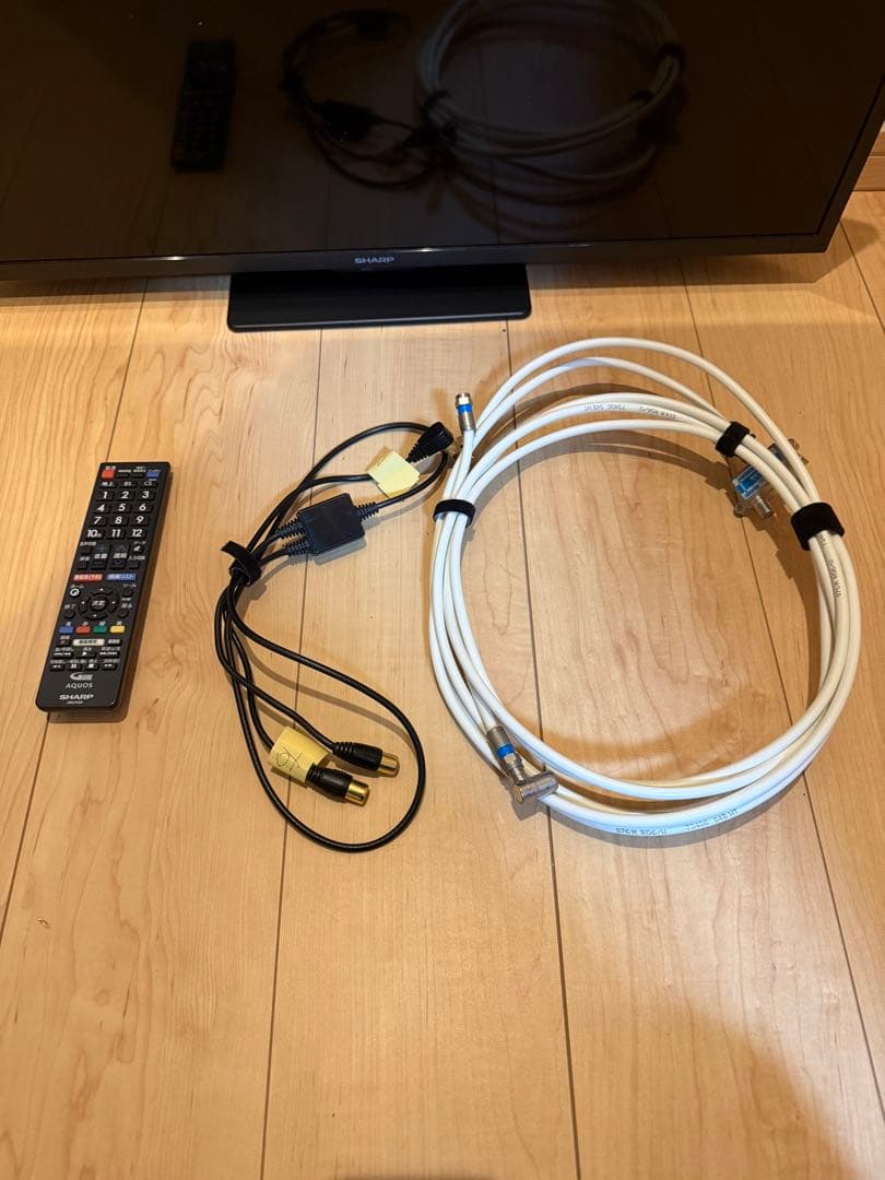 イチゴ‼️SHARP AQUOS 32型液晶テレビ 2T-C32DE