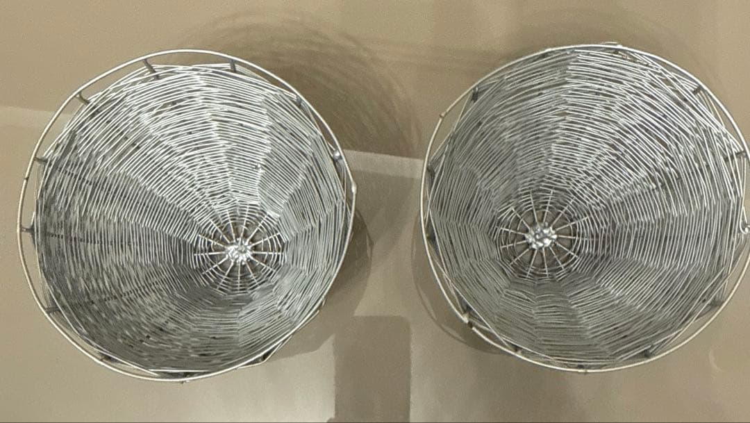 ワイヤーバスケット2個　植木カバー　カゴ　籠　金属製　シルバー