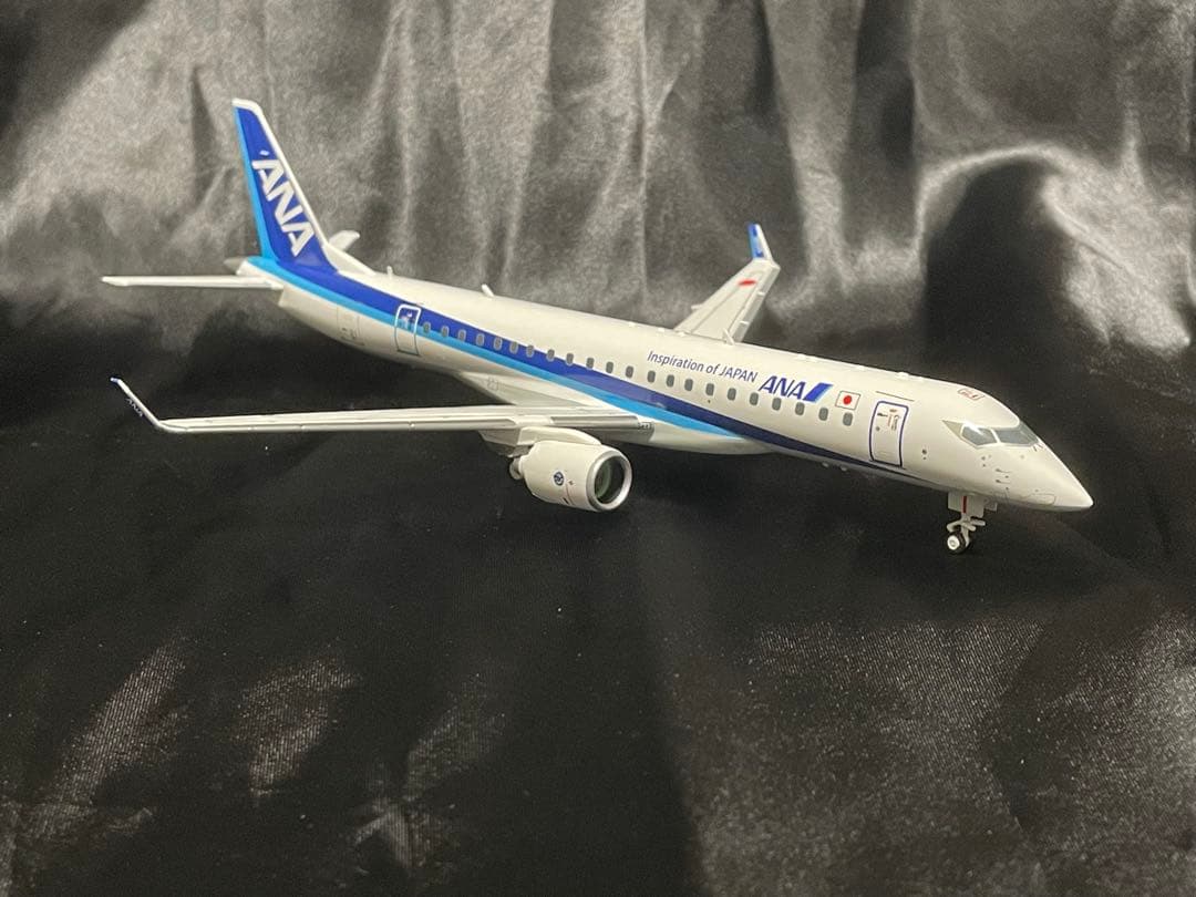 [全日空商事]1/200 ANA 三菱MRJ90 滑走路パネル付 MR29008