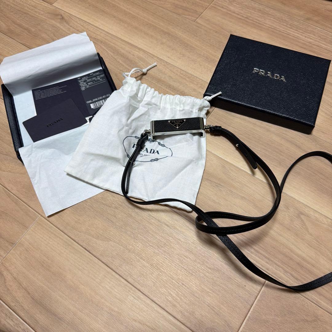 PRADA サフィアーノスマホショルダーストラップ
