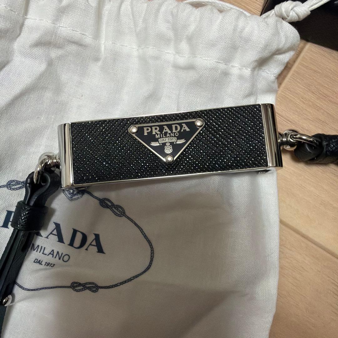 PRADA サフィアーノスマホショルダーストラップ