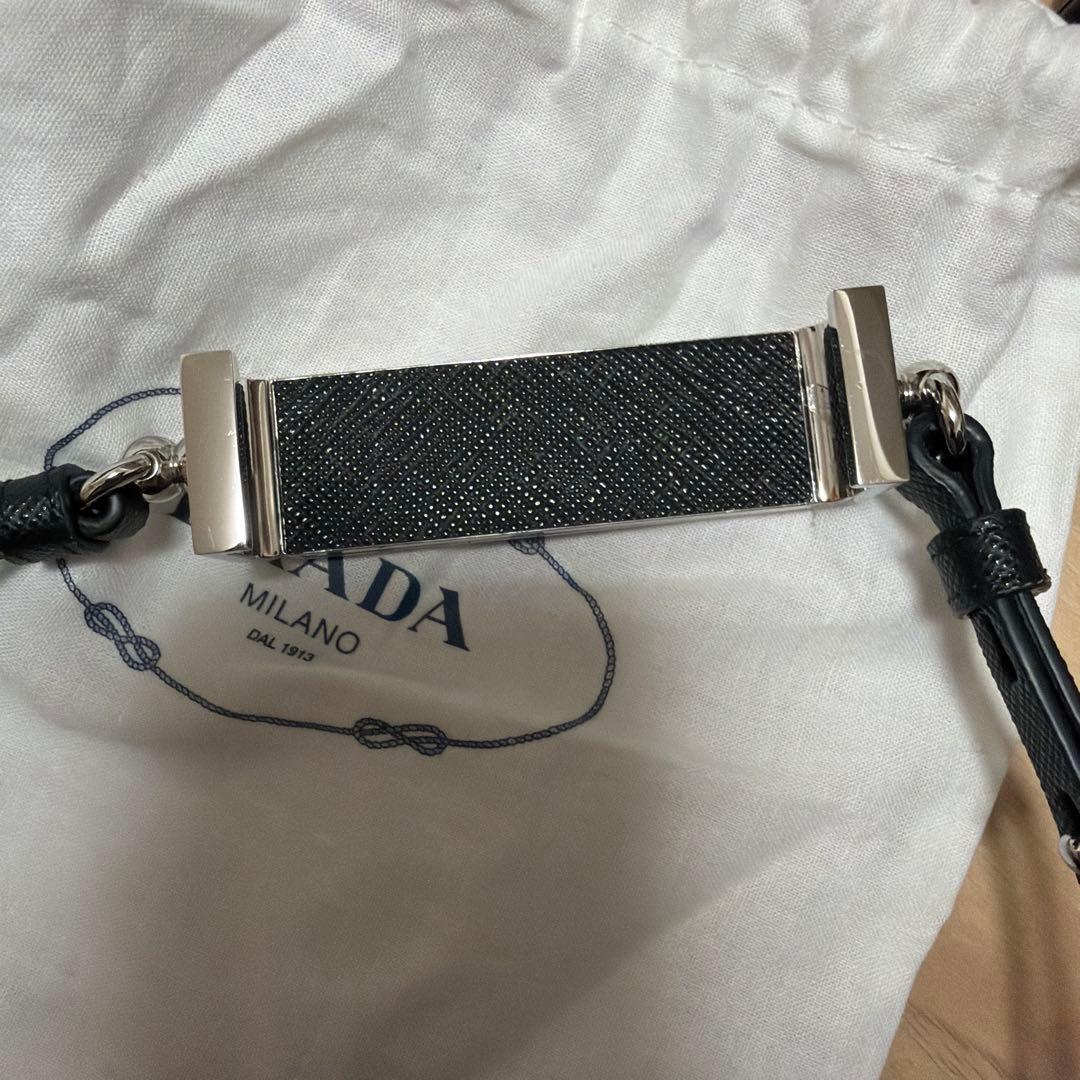 PRADA サフィアーノスマホショルダーストラップ
