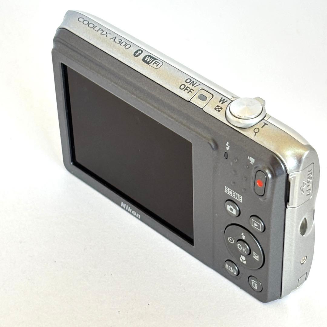 Nikon coolpix A300 ニコン　デジカメ　SDカード付シルバー