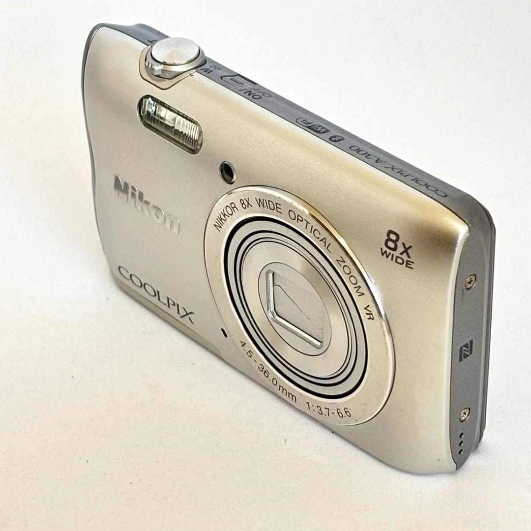 Nikon coolpix A300 ニコン　デジカメ　SDカード付シルバー