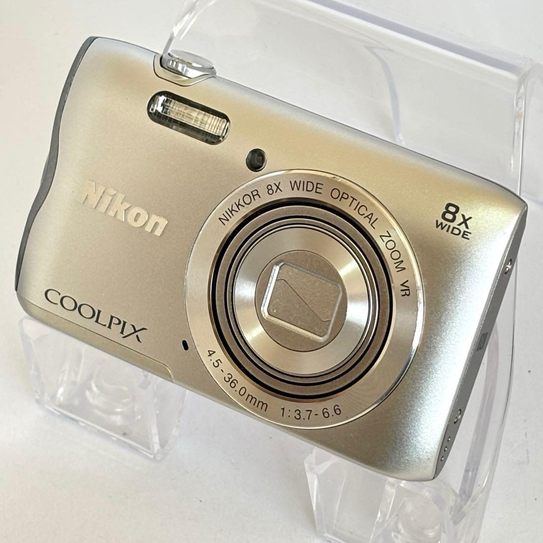Nikon coolpix A300 ニコン　デジカメ　SDカード付シルバー