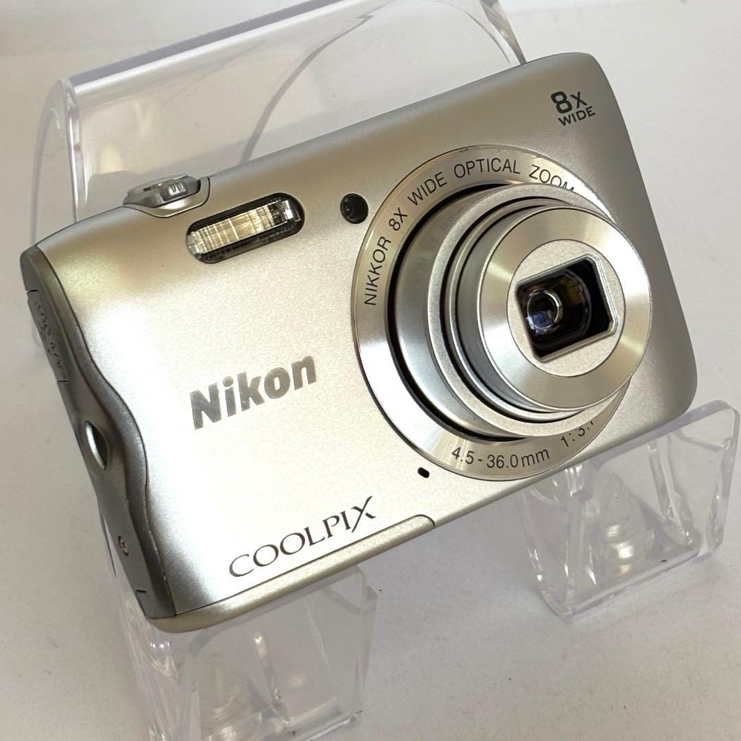 Nikon coolpix A300 ニコン　デジカメ　SDカード付シルバー