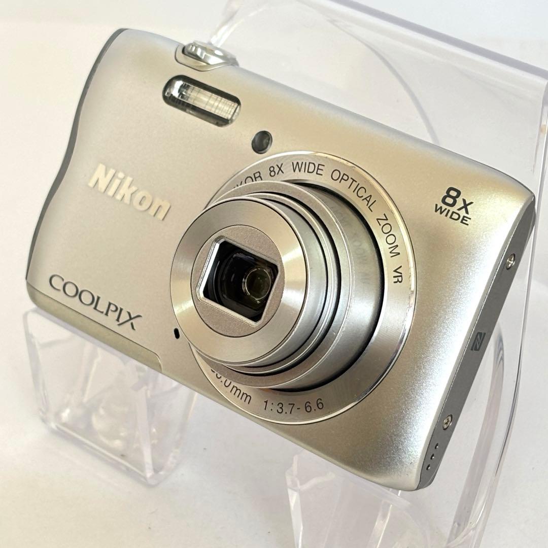Nikon coolpix A300 ニコン　デジカメ　SDカード付シルバー