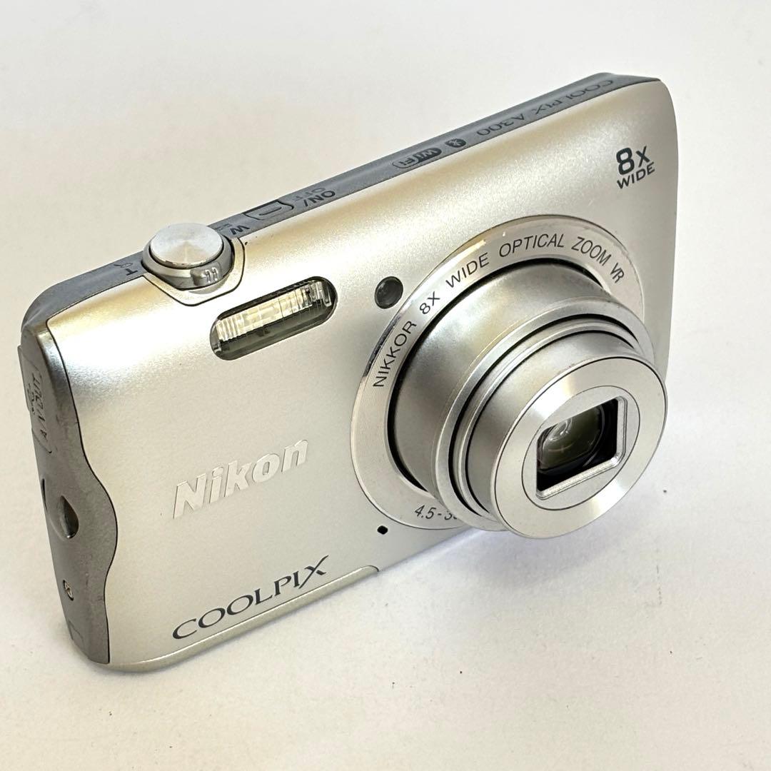 Nikon coolpix A300 ニコン　デジカメ　SDカード付シルバー