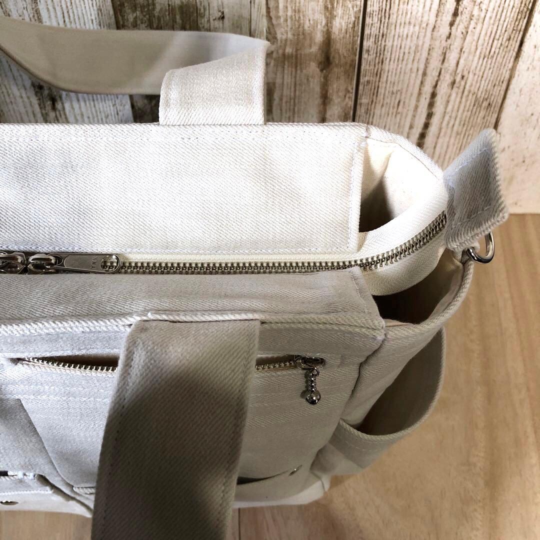 トートバッグ　ハンドメイド　デニムリメイク　アイボリー　両開き【新品デニム】