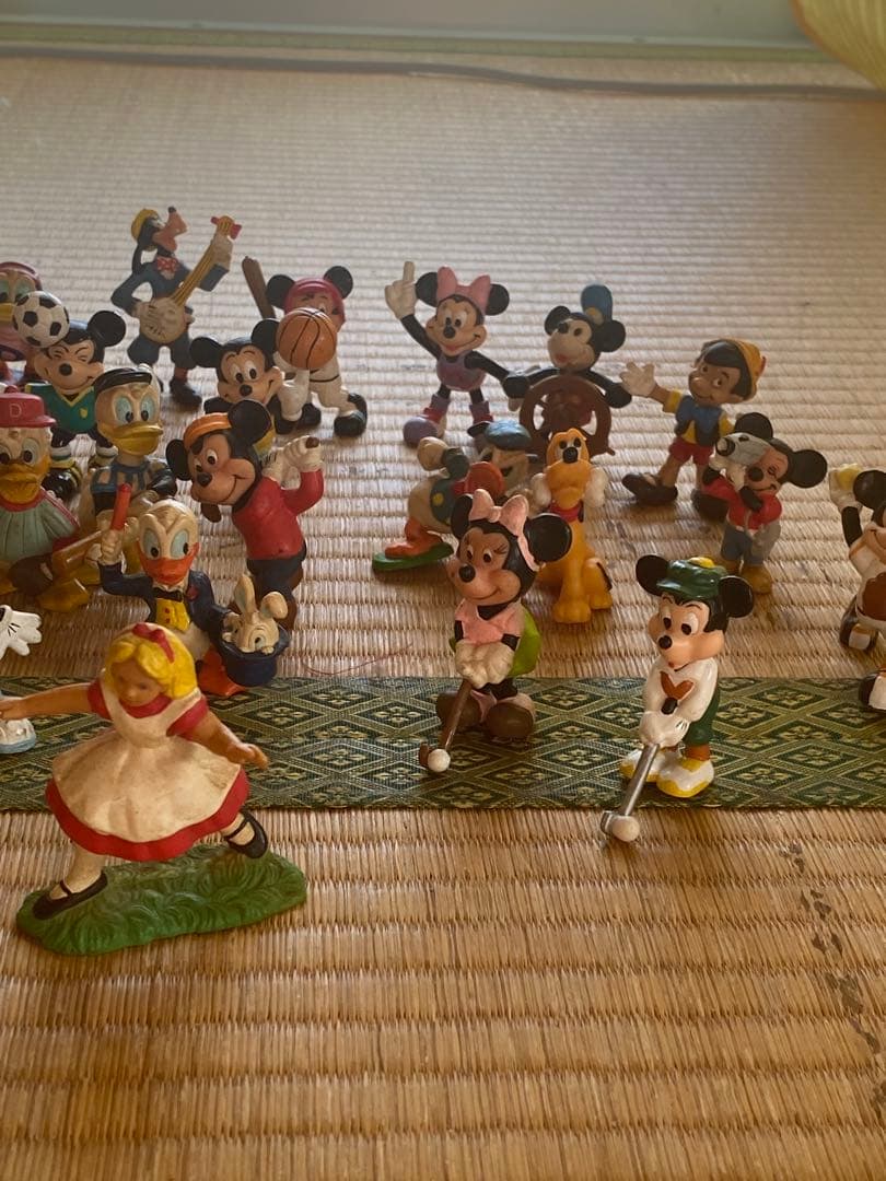 ディズニーキャラクター フィギュア まとめ売り ミッキー ドナルド 40体