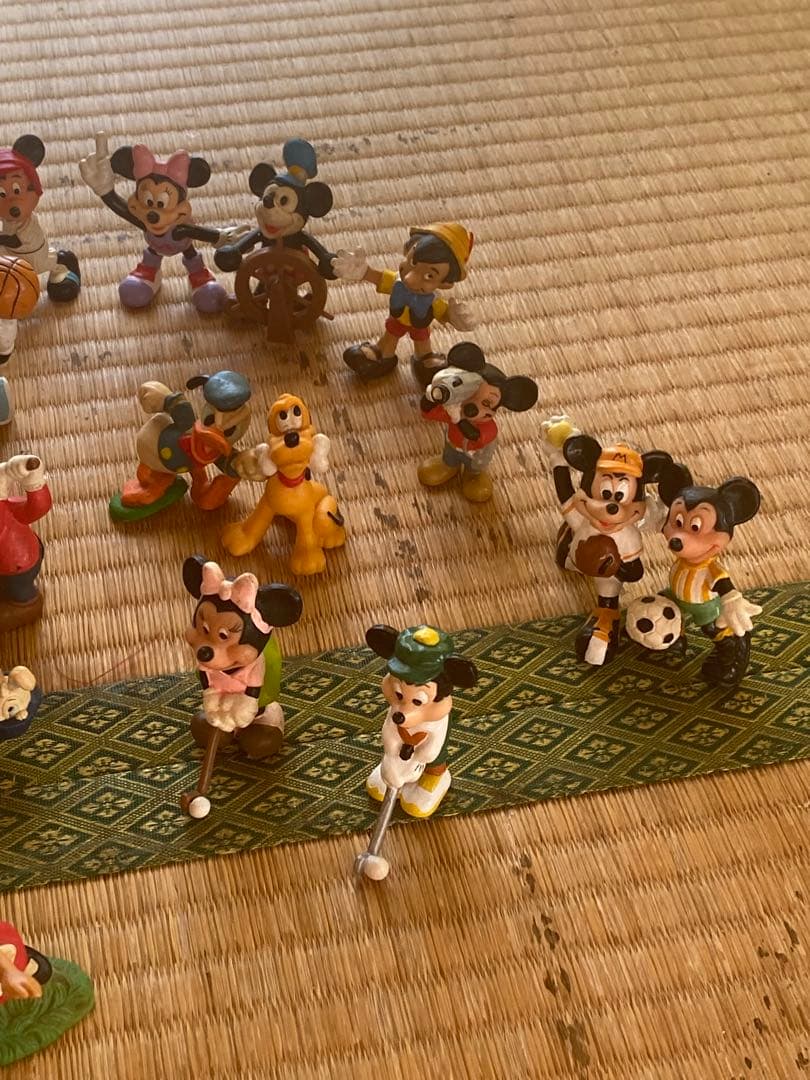 ディズニーキャラクター フィギュア まとめ売り ミッキー ドナルド 40体