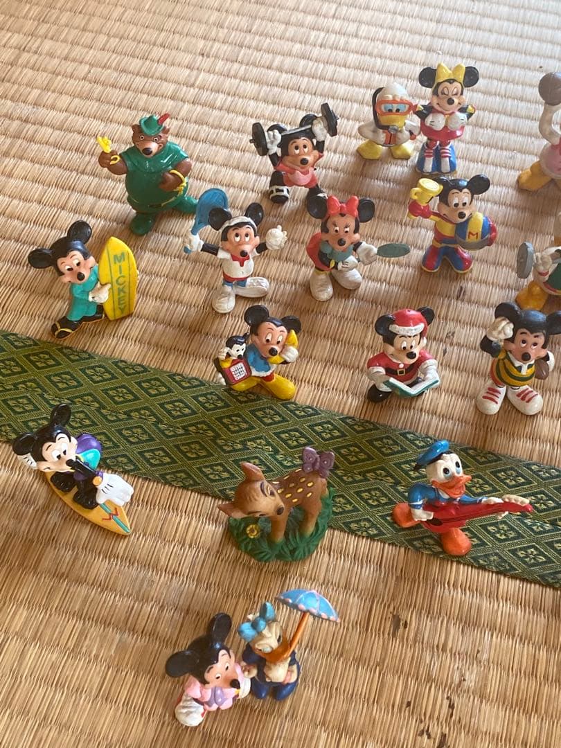 ディズニーキャラクター フィギュア まとめ売り ミッキー ドナルド 40体