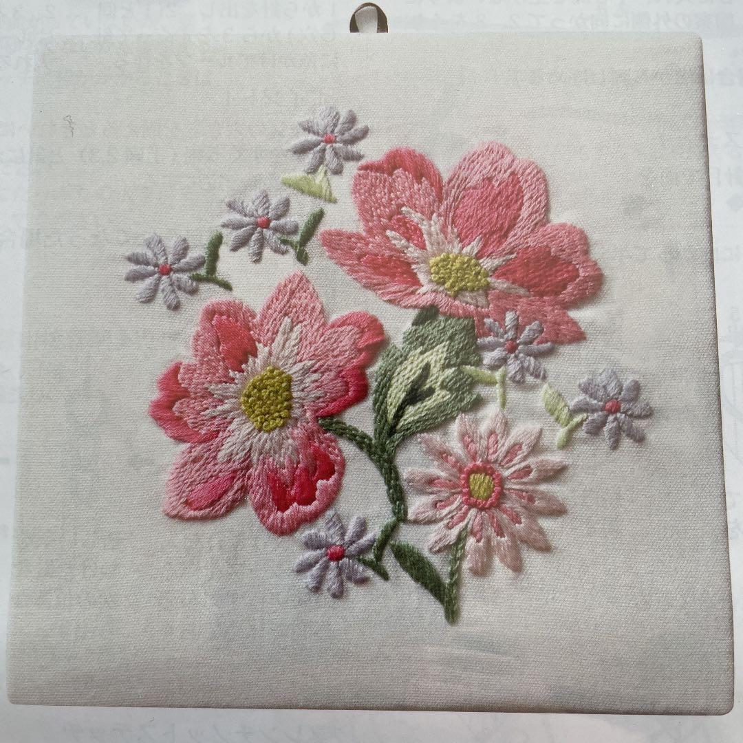 DMCの刺しゅう糸で描くお花のタペストリー