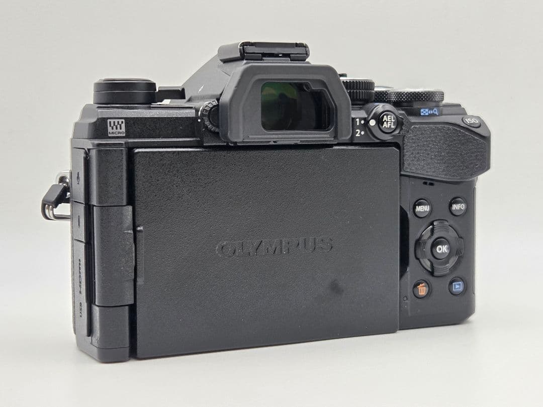 OLYMPUS OM-D E-M5 MARK iii ボディブラック