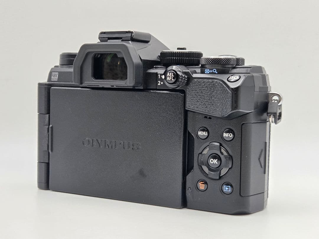 OLYMPUS OM-D E-M5 MARK iii ボディブラック