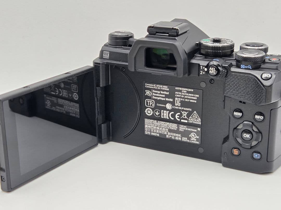 OLYMPUS OM-D E-M5 MARK iii ボディブラック