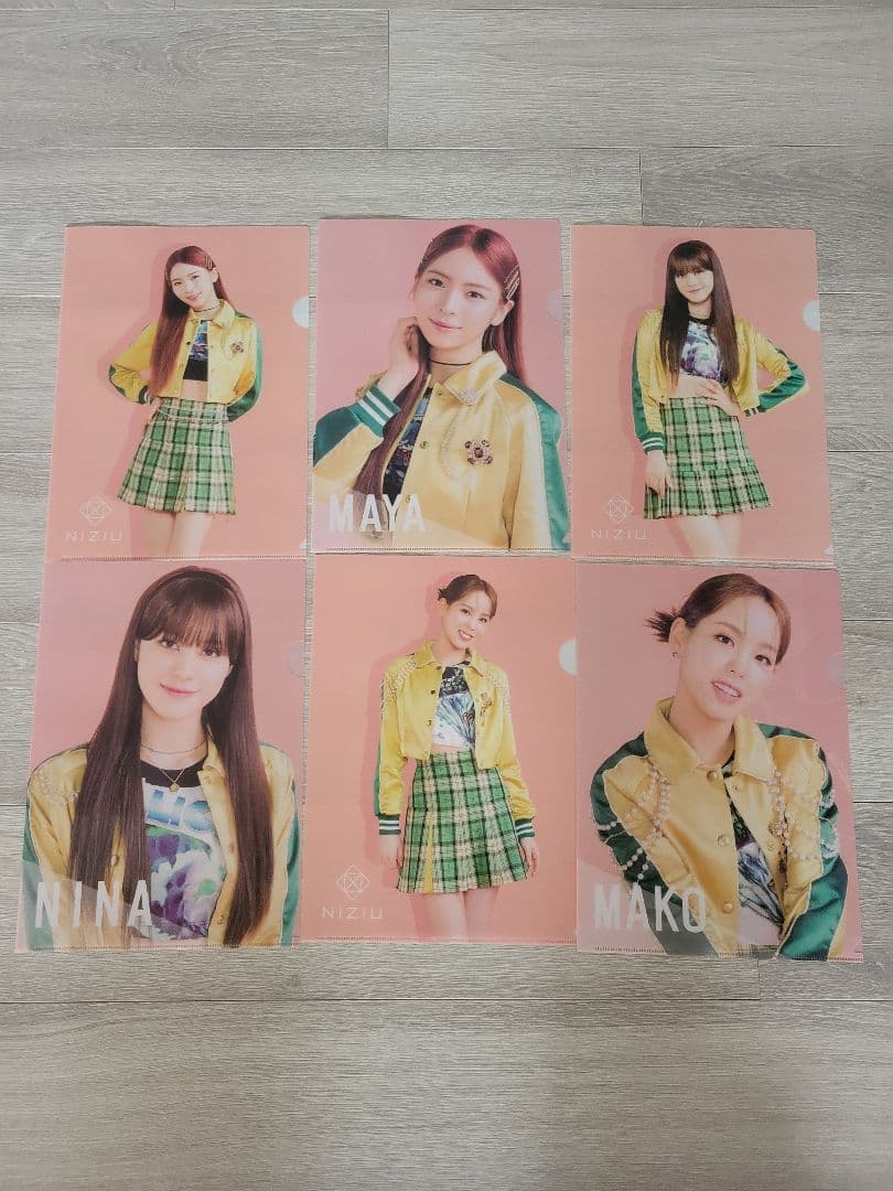 NiziU グッズセット　1番くじ　 壁掛け時計 スピーカー　クッション