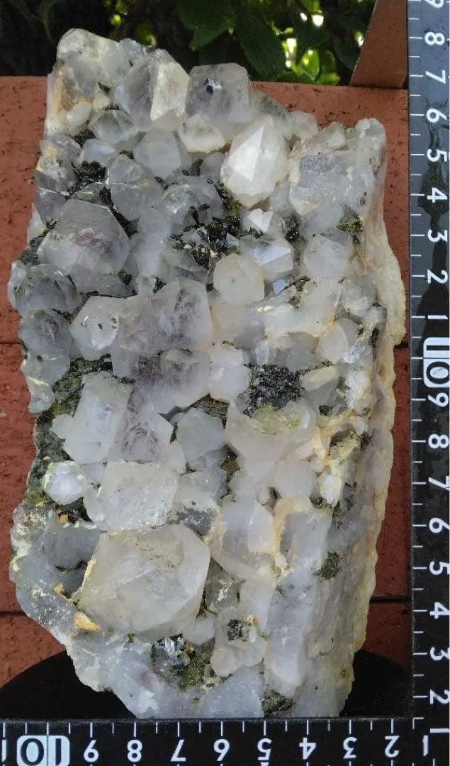 水晶 エピドート 共生クラスター 2.1kg －ｍｔ552