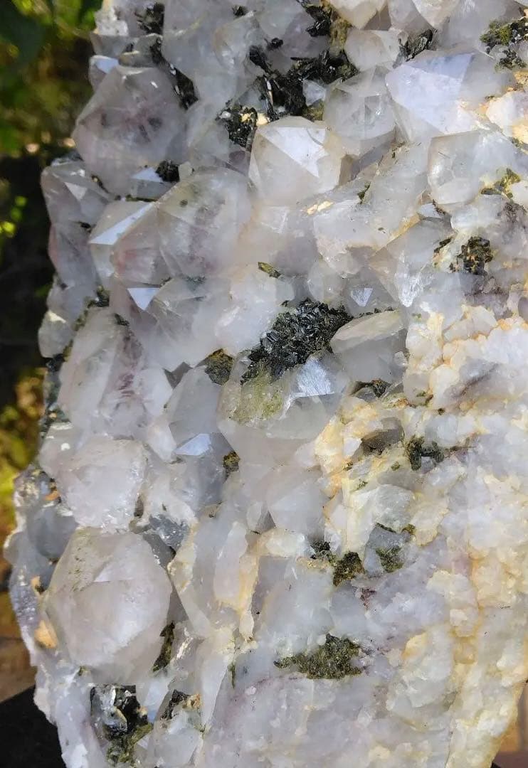 水晶 エピドート 共生クラスター 2.1kg －ｍｔ552