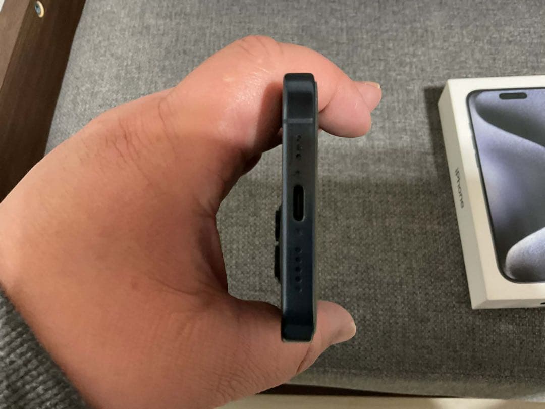 Apple iPhone 15 Pro ブルーチタニウム 本体 SIMフリー美品