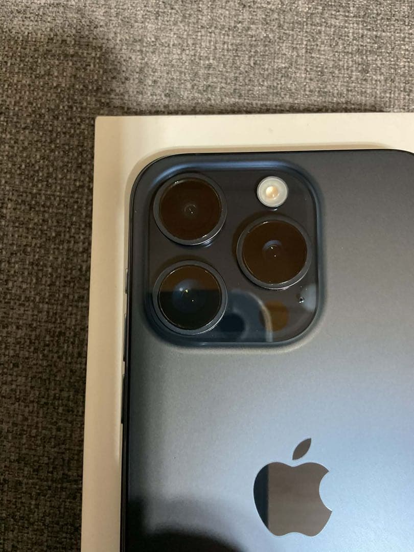Apple iPhone 15 Pro ブルーチタニウム 本体 SIMフリー美品