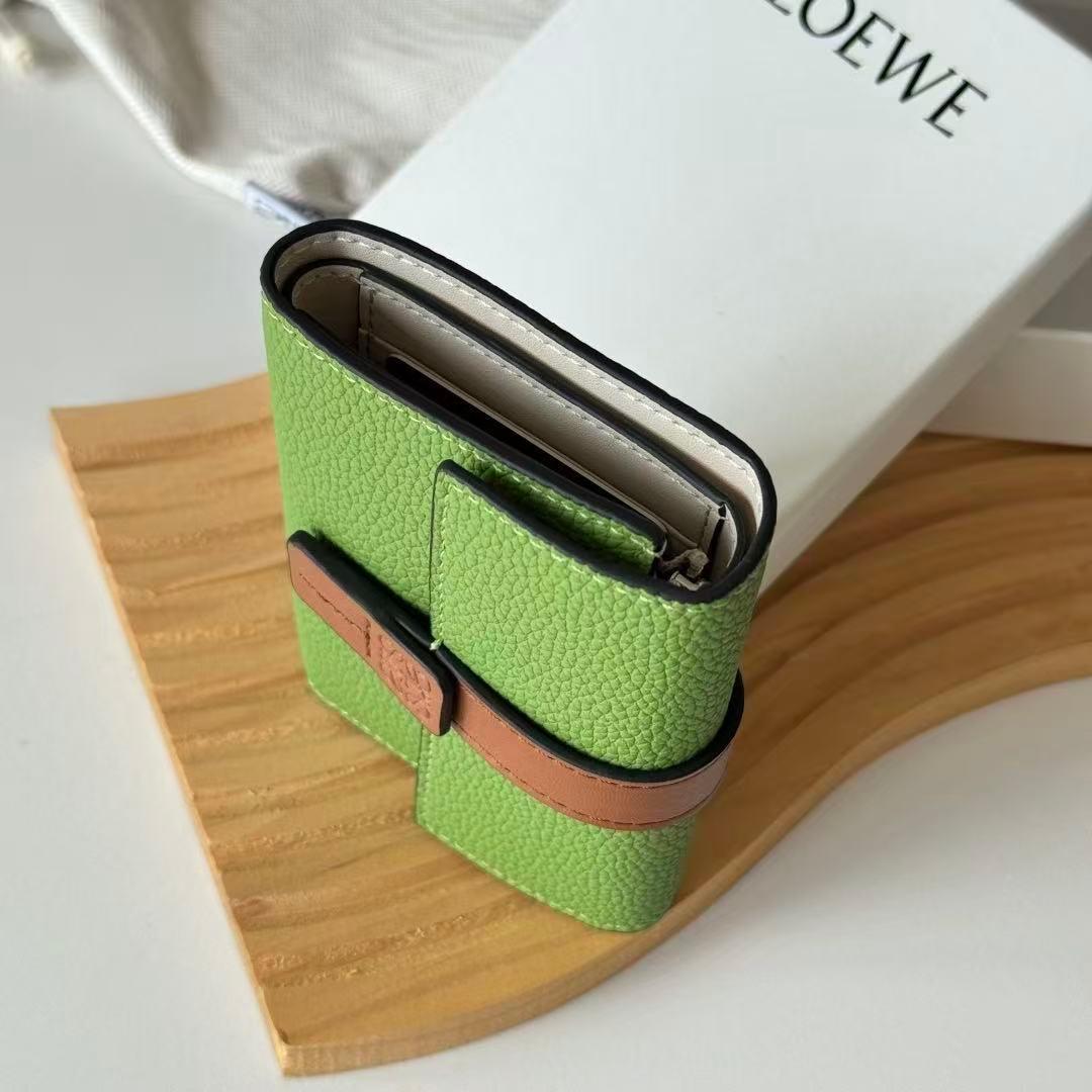 Loewe グリーン 三つ折り財布