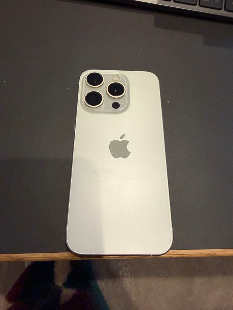 Apple iPhone 15Pro ホワイト 本体