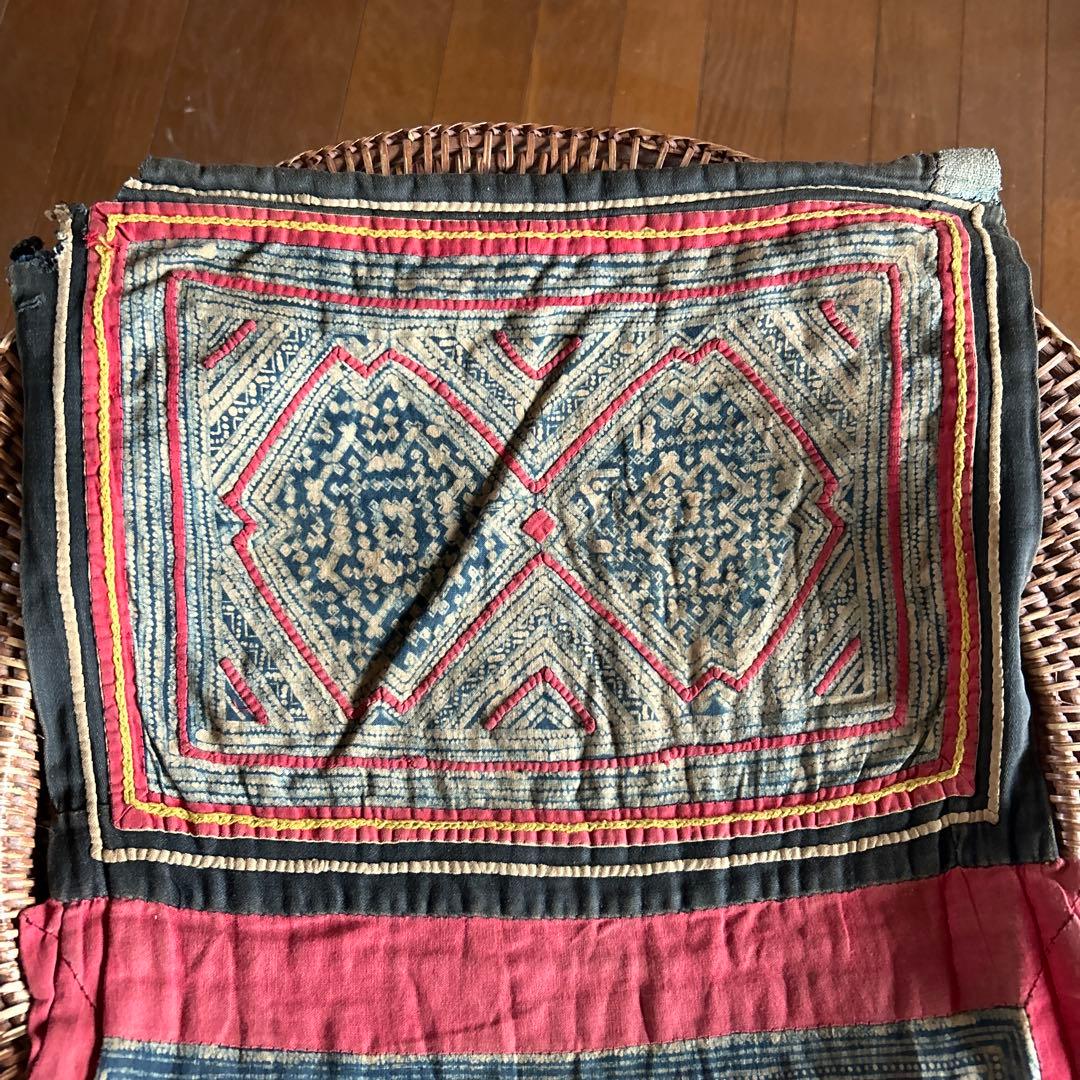 カ*ラ様 古古布・モン族藍染めバティック布手刺繍おんぶ布