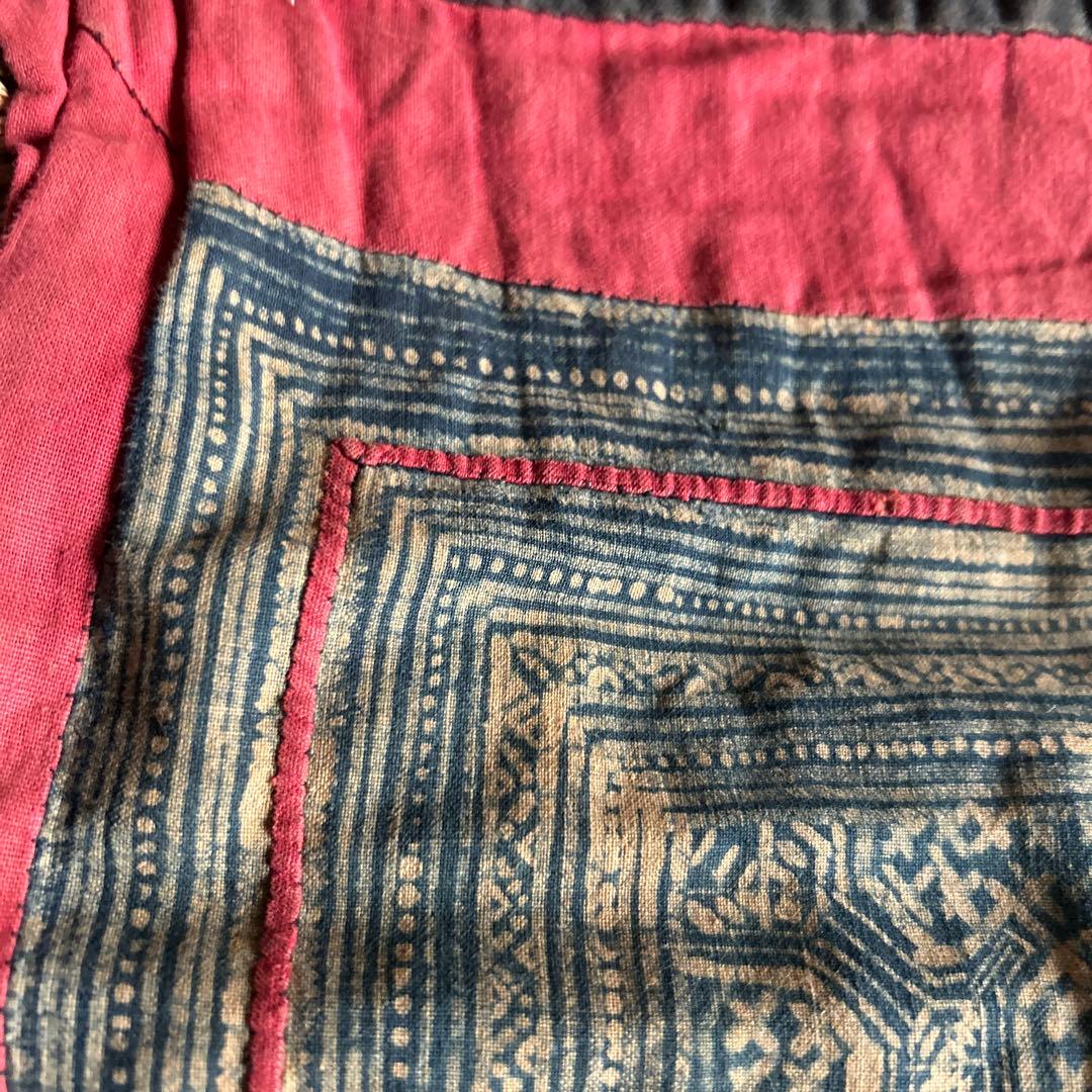 カ*ラ様 古古布・モン族藍染めバティック布手刺繍おんぶ布