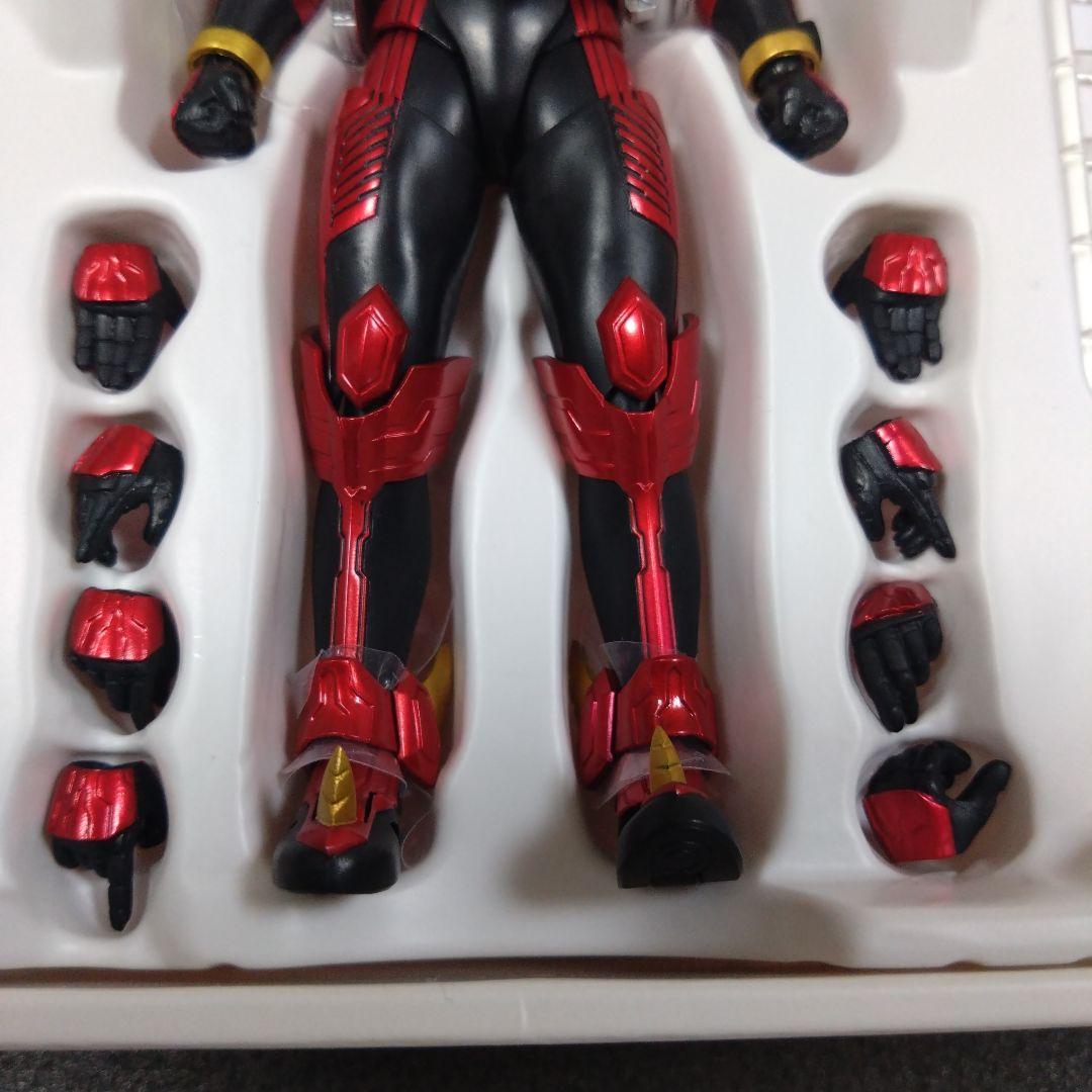 S.H.Figuarts (真骨彫製法) 仮面ライダーオーズ タジャドルコンボ…