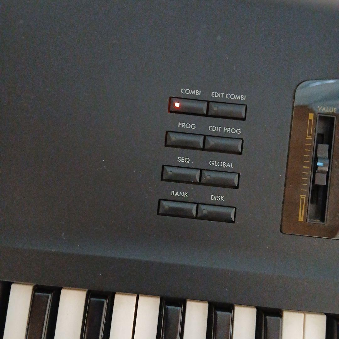 【ジャンク品】KORG 01/WFD シンセサイザー コルグ