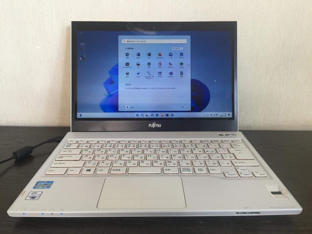 富士通　LIFEBOOK SH54/K 13.3型 軽量コンパクトノートパソコン