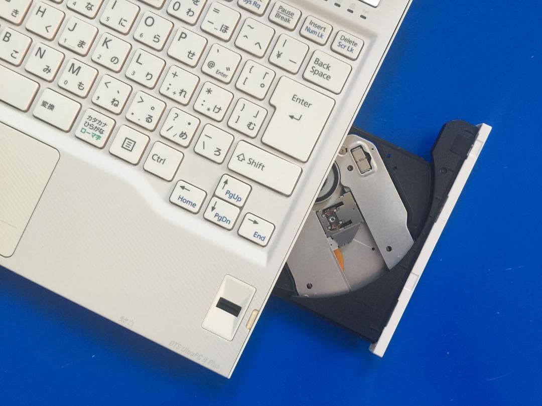 富士通　LIFEBOOK SH54/K 13.3型 軽量コンパクトノートパソコン