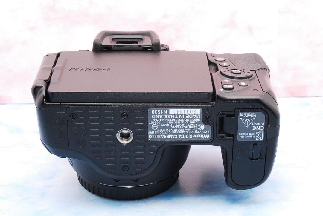 ✨Nikon D5600✨ショット数少✨一眼レフカメラ✨望遠レンズ付Wレンズ