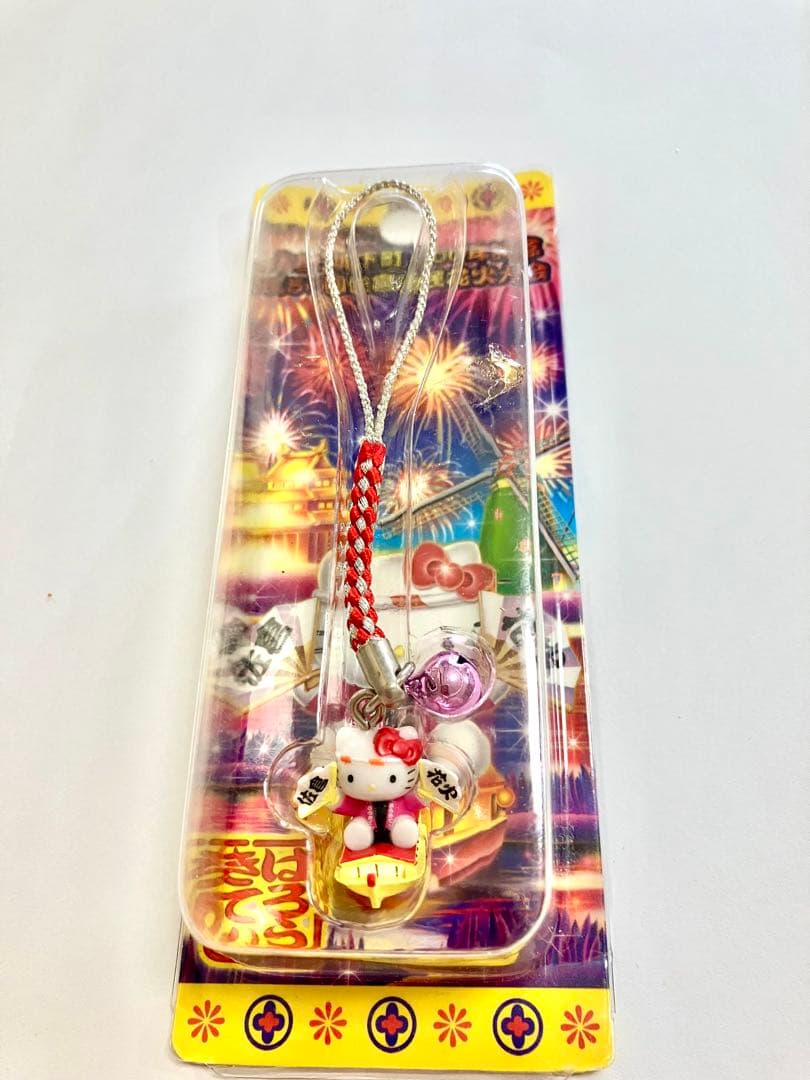 新年‼️ ハローキティ ストラップセット(2個違う)