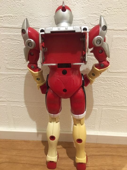 電光超人グリッドマン！？で合ってますか？フィギュア