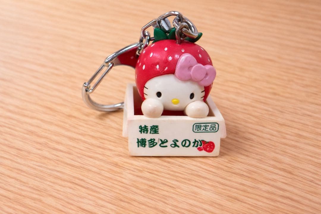 【希少/レア】ご当地キティ 博多とよのかいちごストラップ 限定品