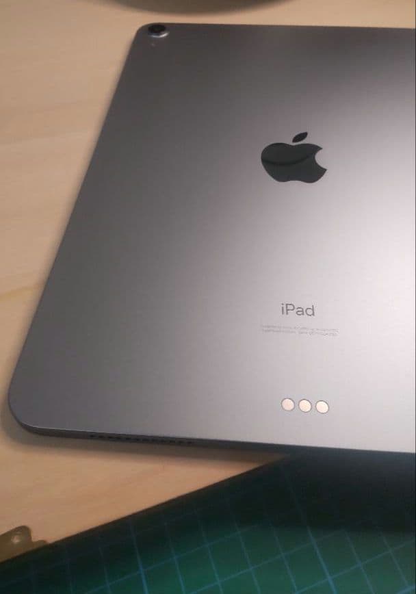 iPad air 第4世代　64GB キーボードカバーつき ほぼ未使用